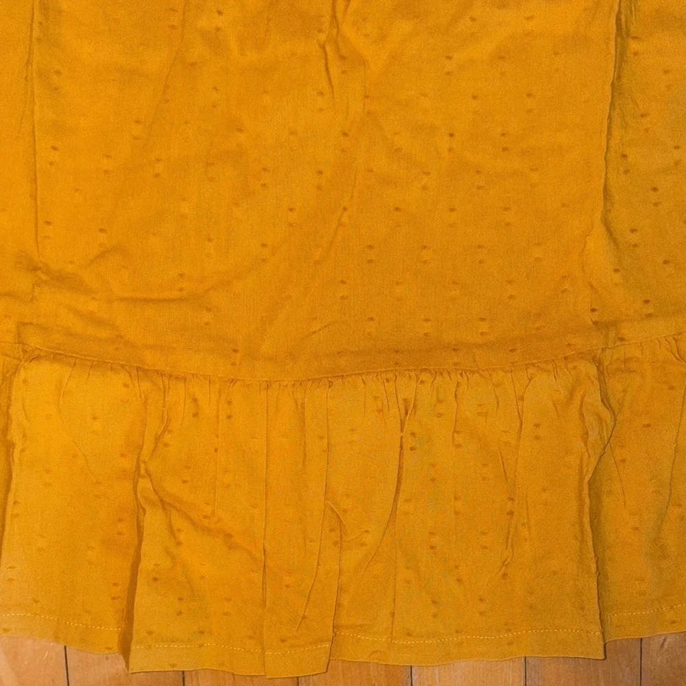 Old Navy Kids Dress in Mustard Yellow Girls size M flutter sleeves smocked waist